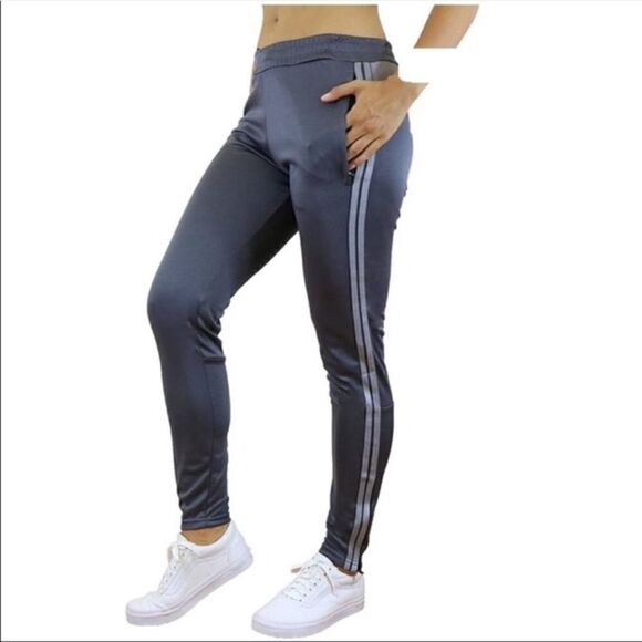 Boutique Branding Striped set of 2 joggers - Picture 1 of 8